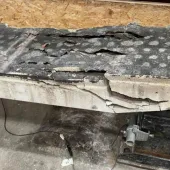 RAAC plank during flexural test